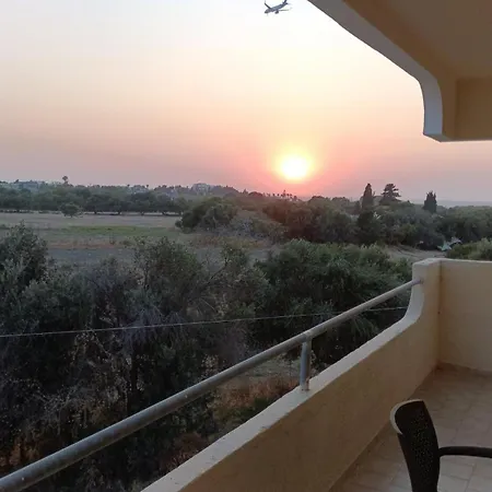 Apartamento Helene Mirteni *