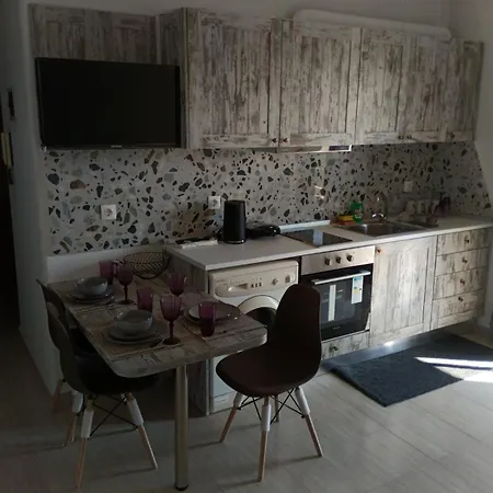 Apartament Helene Mirteni