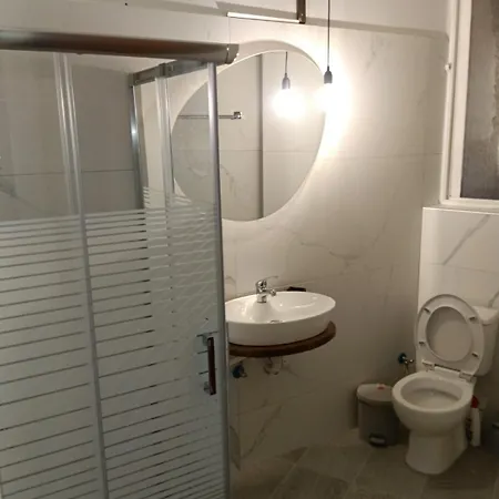 Helene Mirteni Apartament Jalisos